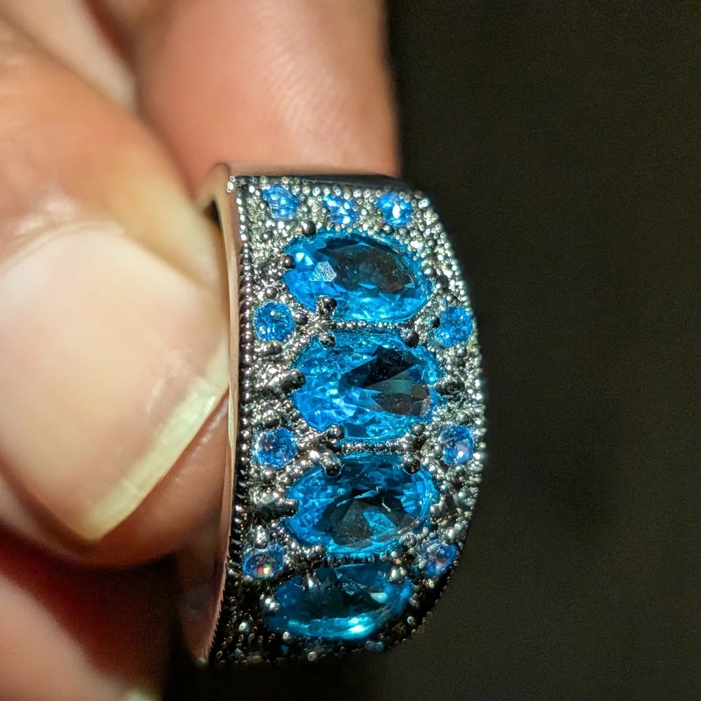 Elegant Blue Gemstone Silvery Chunky Ring Sz 8